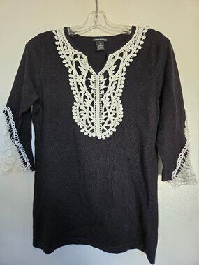 Women's Lauren Michelle Black Sweater with White Embroidery Size Small
